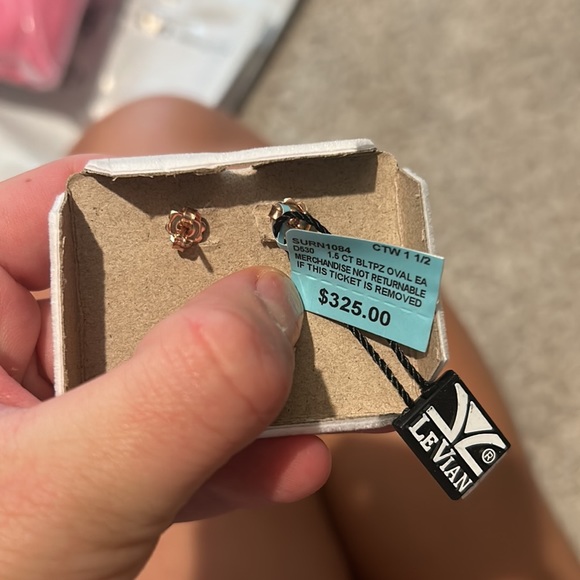 1.5 Carat Blue Topaz Earrings. NWT. - Picture 3 of 3